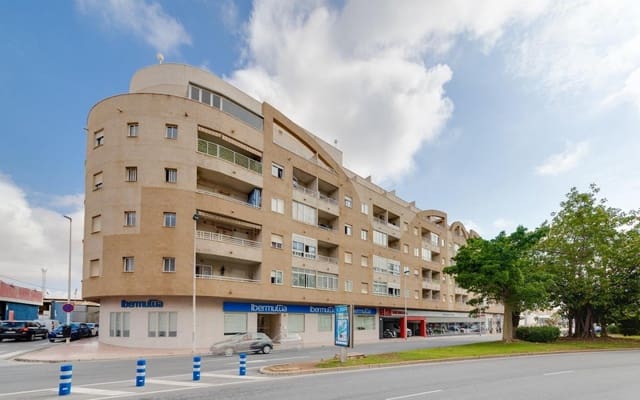 2 slaapkamer Flat te koop in Centro, Torrevieja met zwembad garage - € 116.600 (Ref: 9359634)