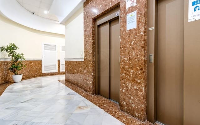 2 slaapkamer Flat te koop in Centro, Torrevieja met zwembad garage - € 116.600 (Ref: 9359634)