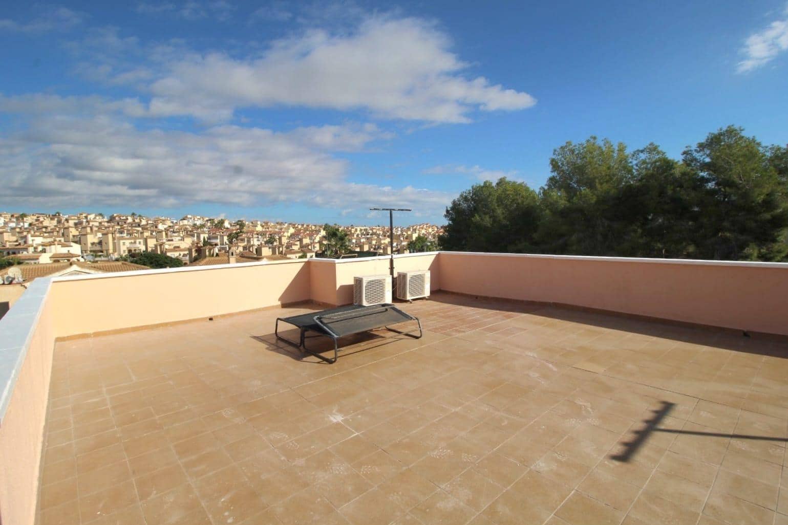 4 bedroom Villa for sale in Orihuela Costa - € 299,900 (Ref: 9387985)