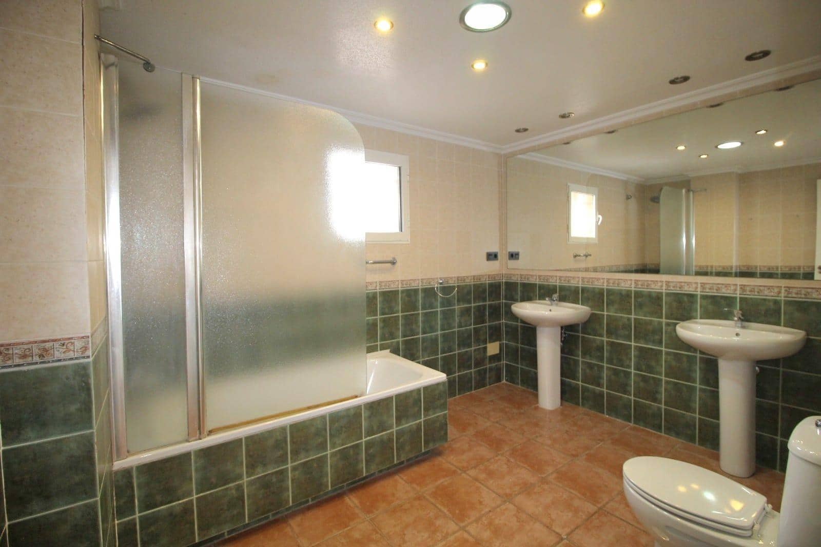 4 bedroom Villa for sale in Orihuela Costa - € 299,900 (Ref: 9387985)