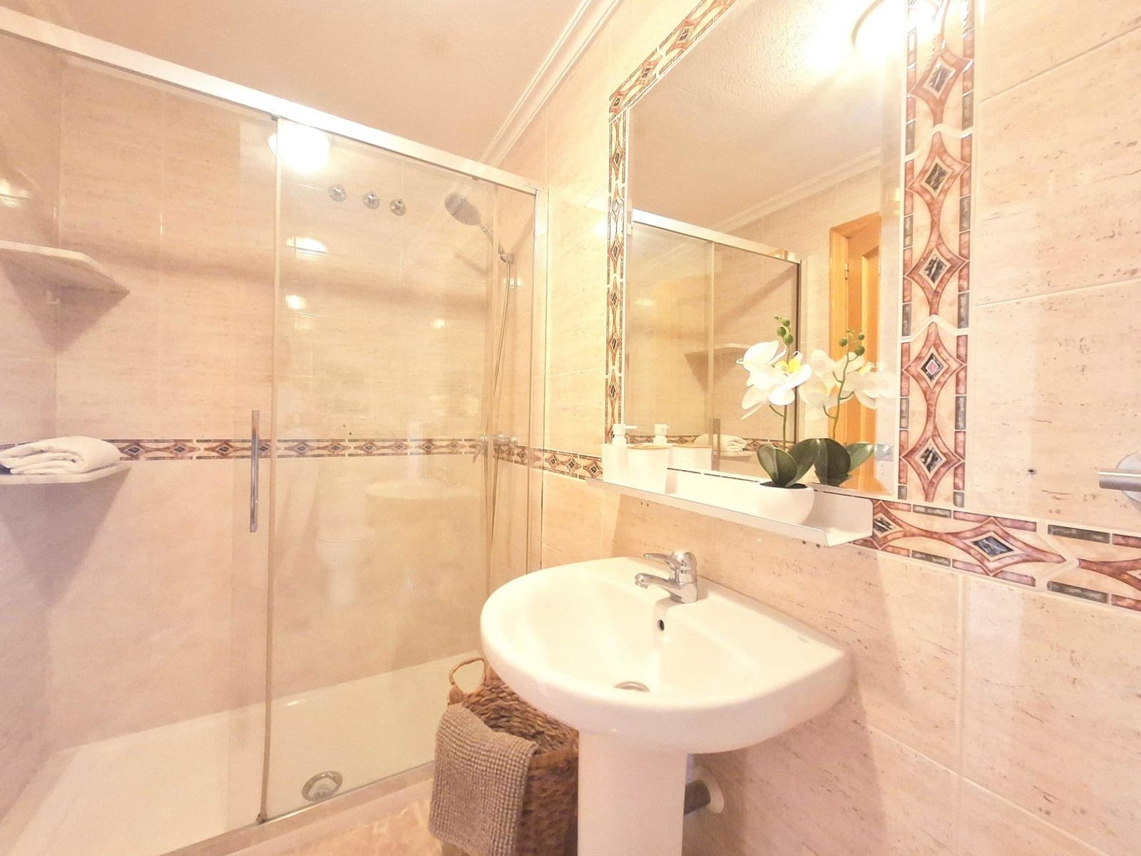 2 soverom Leilighet til salgs i Torrevieja - € 147 000 (Ref: 9387986)