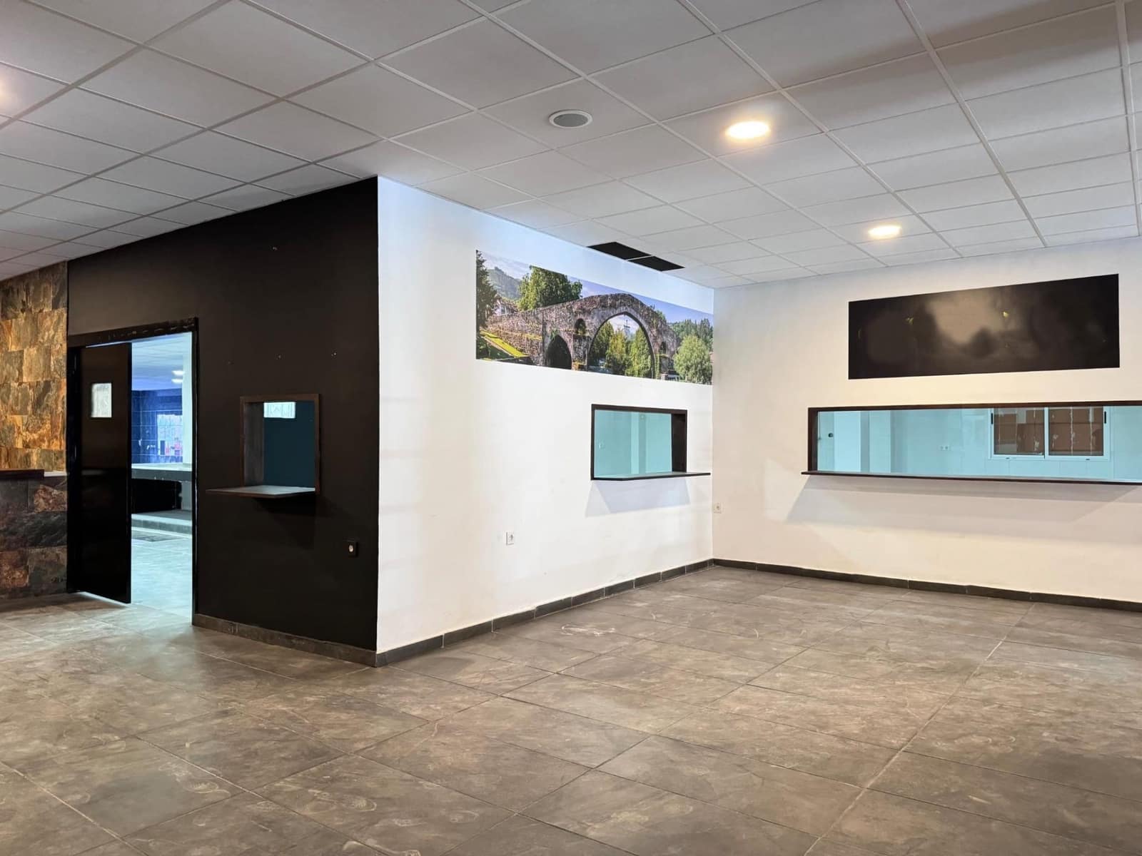 Kommersiell till salu i Torrevieja - 409 000 € (Ref: 9419853)