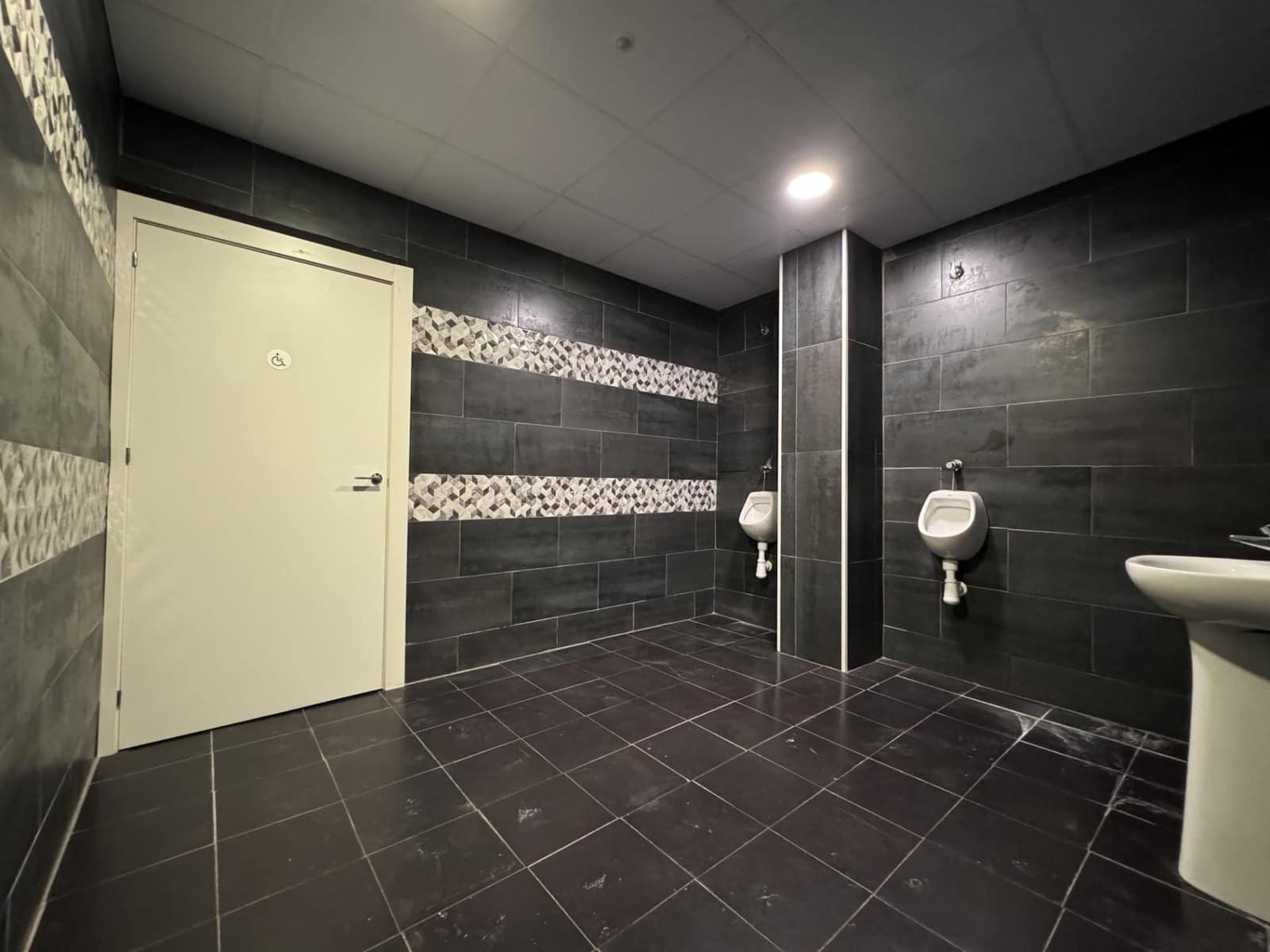 Gewerbe zu verkaufen in Torrevieja - 409.000 € (Ref: 9419853)