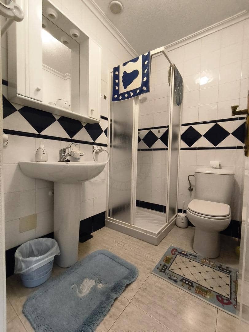 3 soverom Penthouse til salgs i Torrevieja med svømmebasseng - € 180 000 (Ref: 9423883)