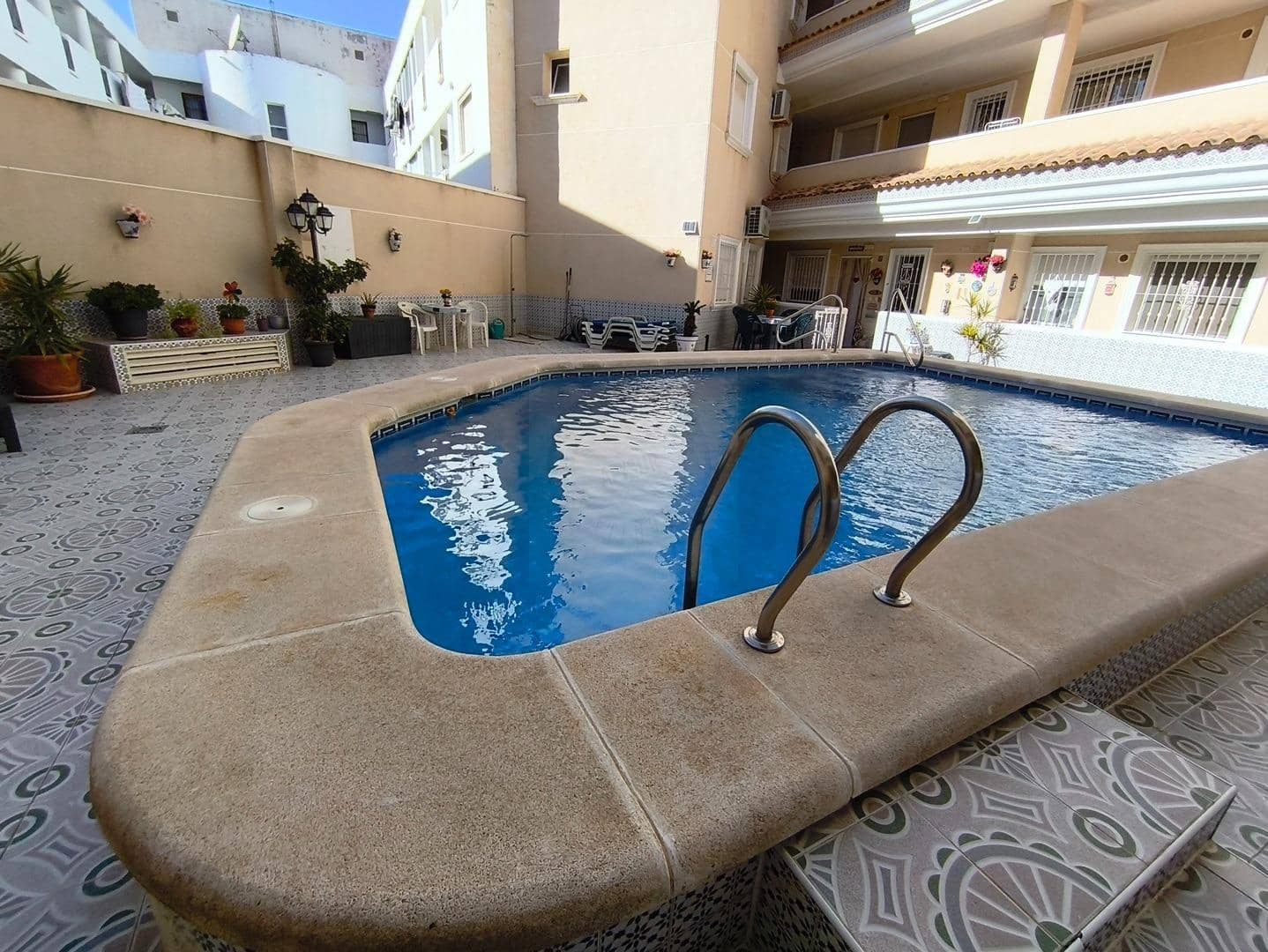 3 soverom Penthouse til salgs i Torrevieja med svømmebasseng - € 180 000 (Ref: 9423883)