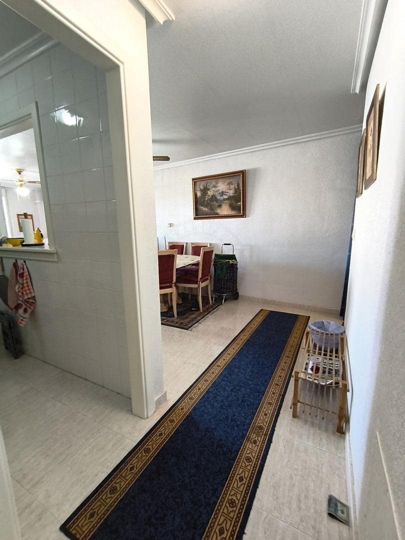 Ático de 3 habitaciones en Torrevieja en venta con piscina - 180.000 € (Ref: 9423883)