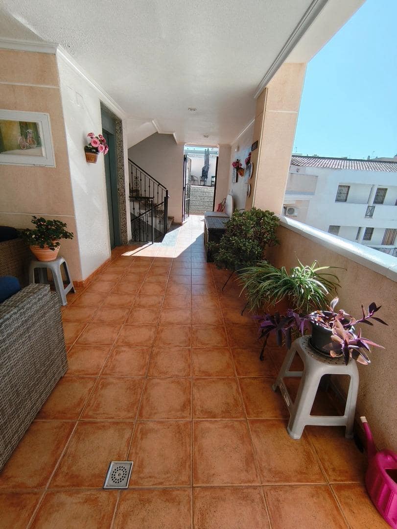 Ático de 3 habitaciones en Torrevieja en venta con piscina - 180.000 € (Ref: 9423883)