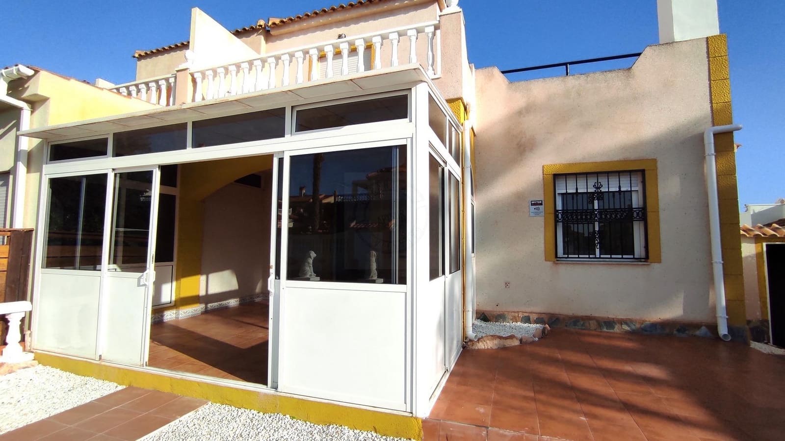 3 chambre Villa/Maison Mitoyenne à vendre à Orihuela Costa avec piscine - 210 000 € (Ref: 9470457)