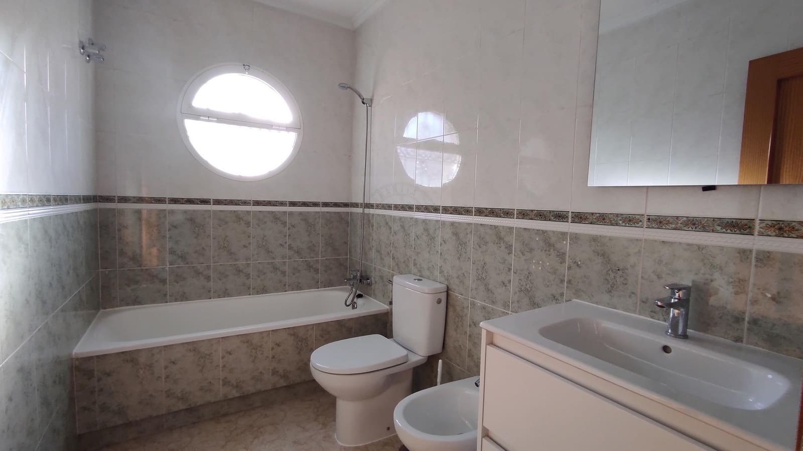 3 chambre Villa/Maison Mitoyenne à vendre à Orihuela Costa avec piscine - 210 000 € (Ref: 9470457)