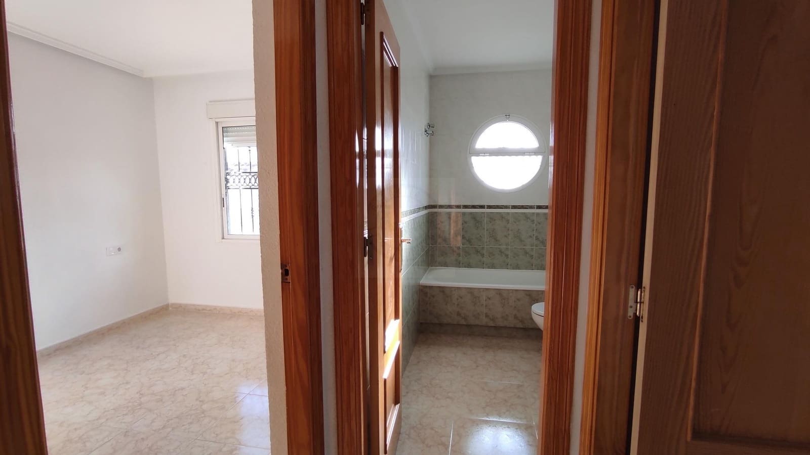 3 chambre Villa/Maison Mitoyenne à vendre à Orihuela Costa avec piscine - 210 000 € (Ref: 9470457)
