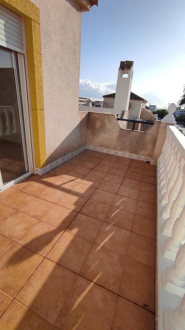 3 chambre Villa/Maison Mitoyenne à vendre à Orihuela Costa avec piscine - 210 000 € (Ref: 9470457)