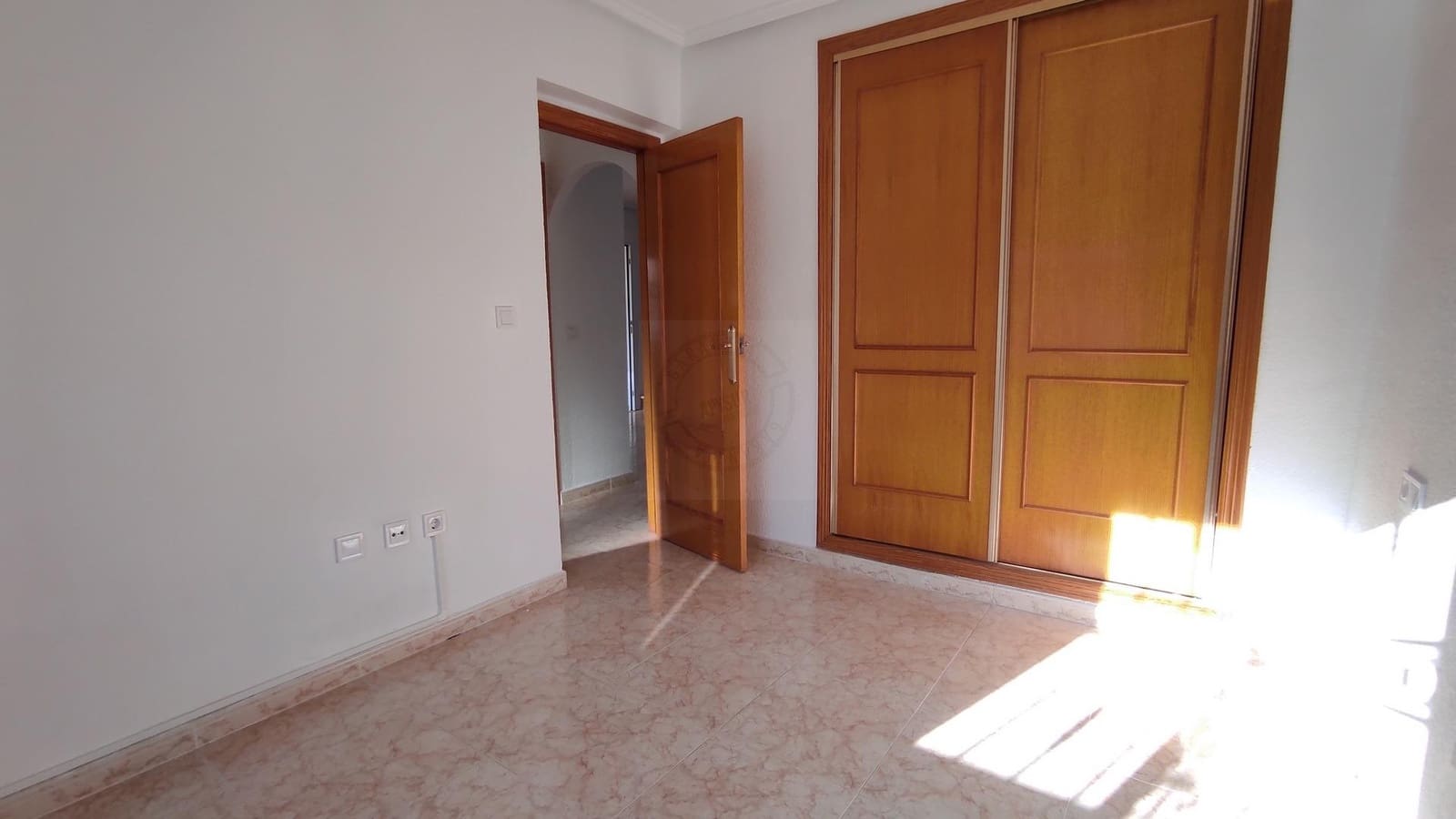 3 chambre Villa/Maison Mitoyenne à vendre à Orihuela Costa avec piscine - 210 000 € (Ref: 9470457)