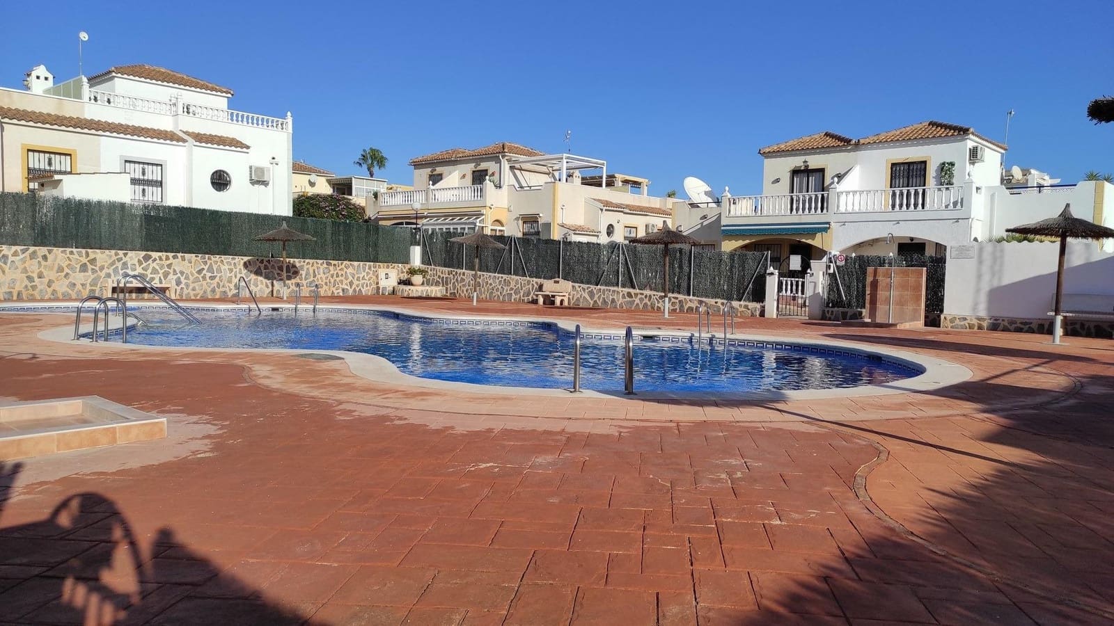 3 chambre Villa/Maison Mitoyenne à vendre à Orihuela Costa avec piscine - 210 000 € (Ref: 9470457)