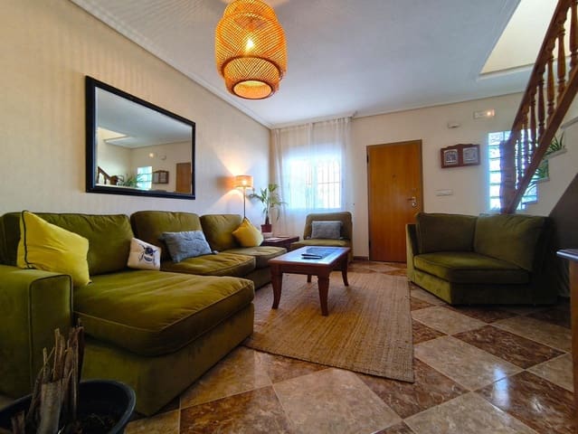 3 bedroom Semi-detached Villa for sale in Los Altos with pool - € 265,000 (Ref: 9596231)