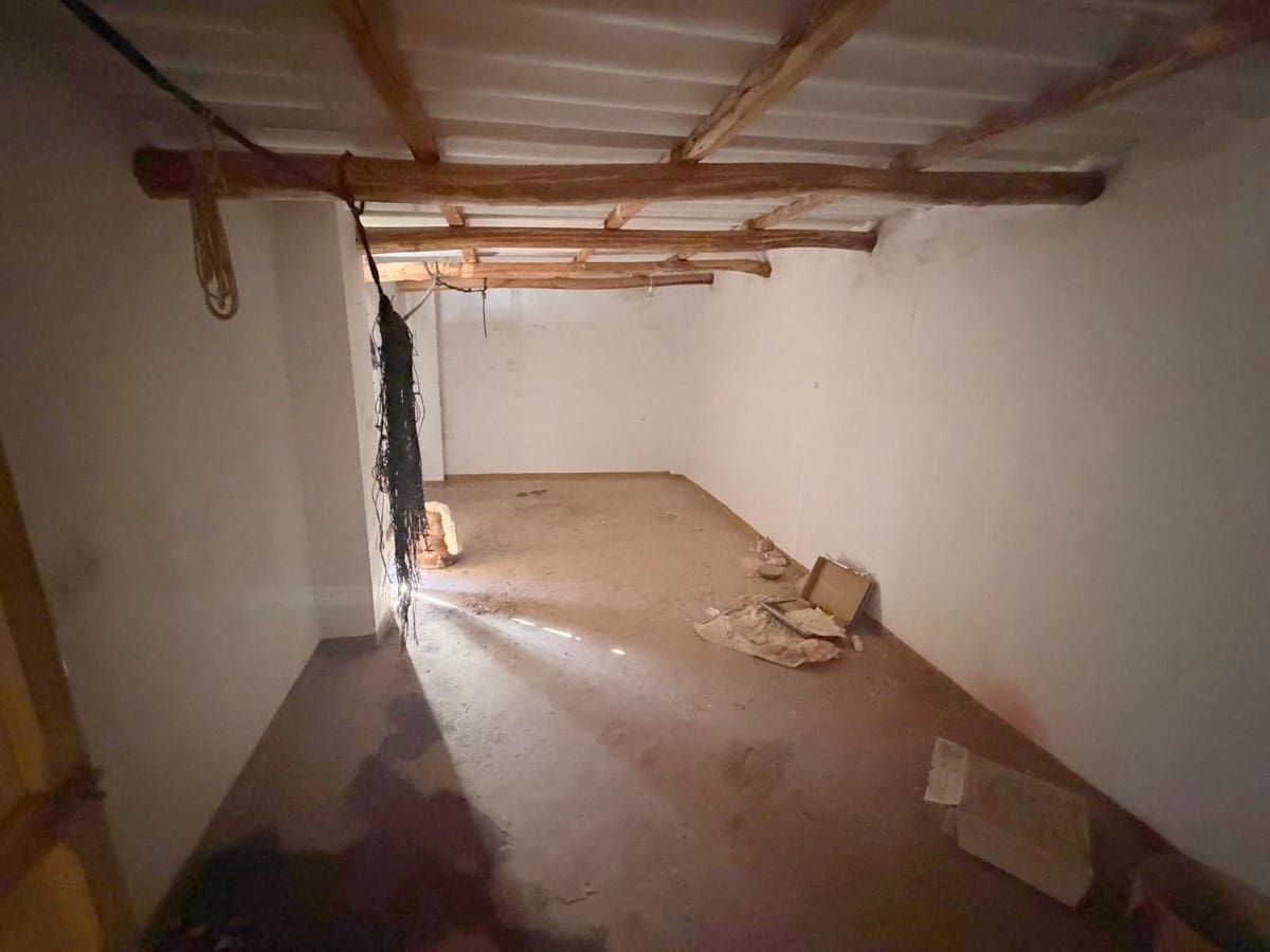 4 bedroom Townhouse for sale in Villanueva del Trabuco - € 90,000 (Ref: 10038540)