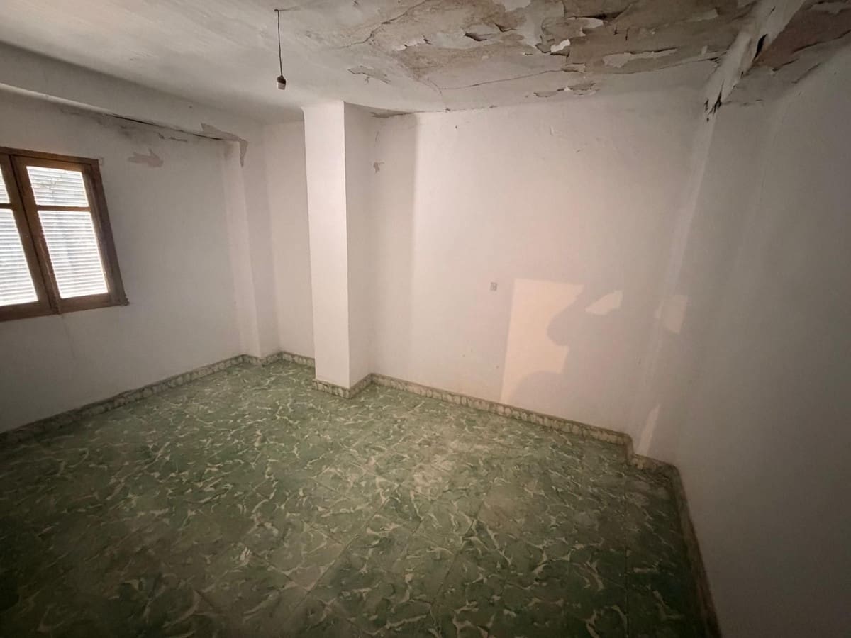 4 bedroom Townhouse for sale in Villanueva del Trabuco - € 90,000 (Ref: 10038540)
