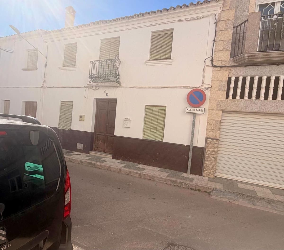4 bedroom Townhouse for sale in Villanueva del Trabuco - € 90,000 (Ref: 10038540)