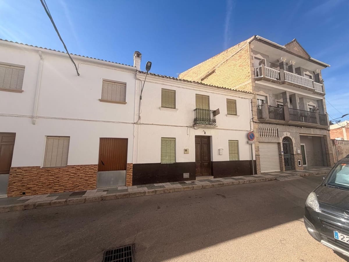 4 bedroom Townhouse for sale in Villanueva del Trabuco - € 90,000 (Ref: 10038540)