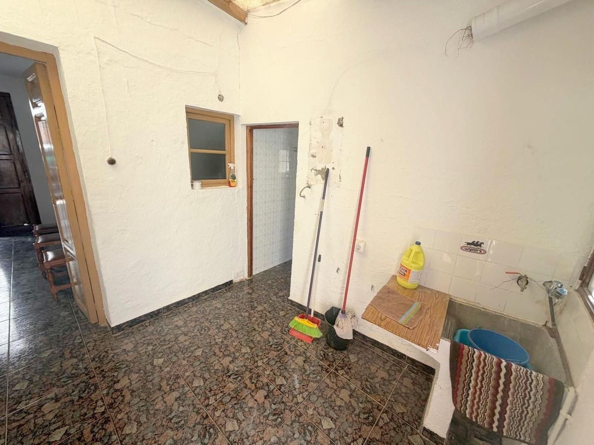 4 bedroom Townhouse for sale in Villanueva del Trabuco - € 90,000 (Ref: 10038540)