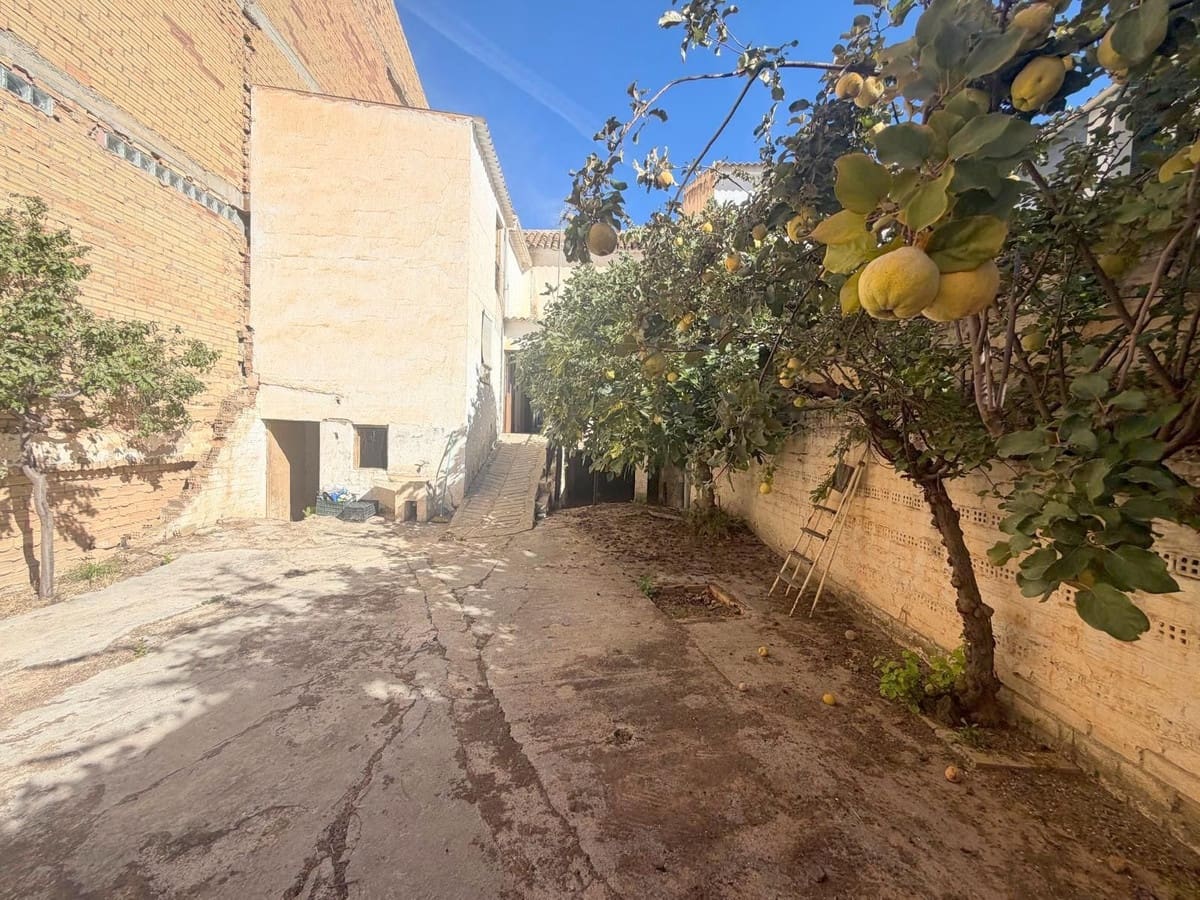 4 bedroom Townhouse for sale in Villanueva del Trabuco - € 90,000 (Ref: 10038540)