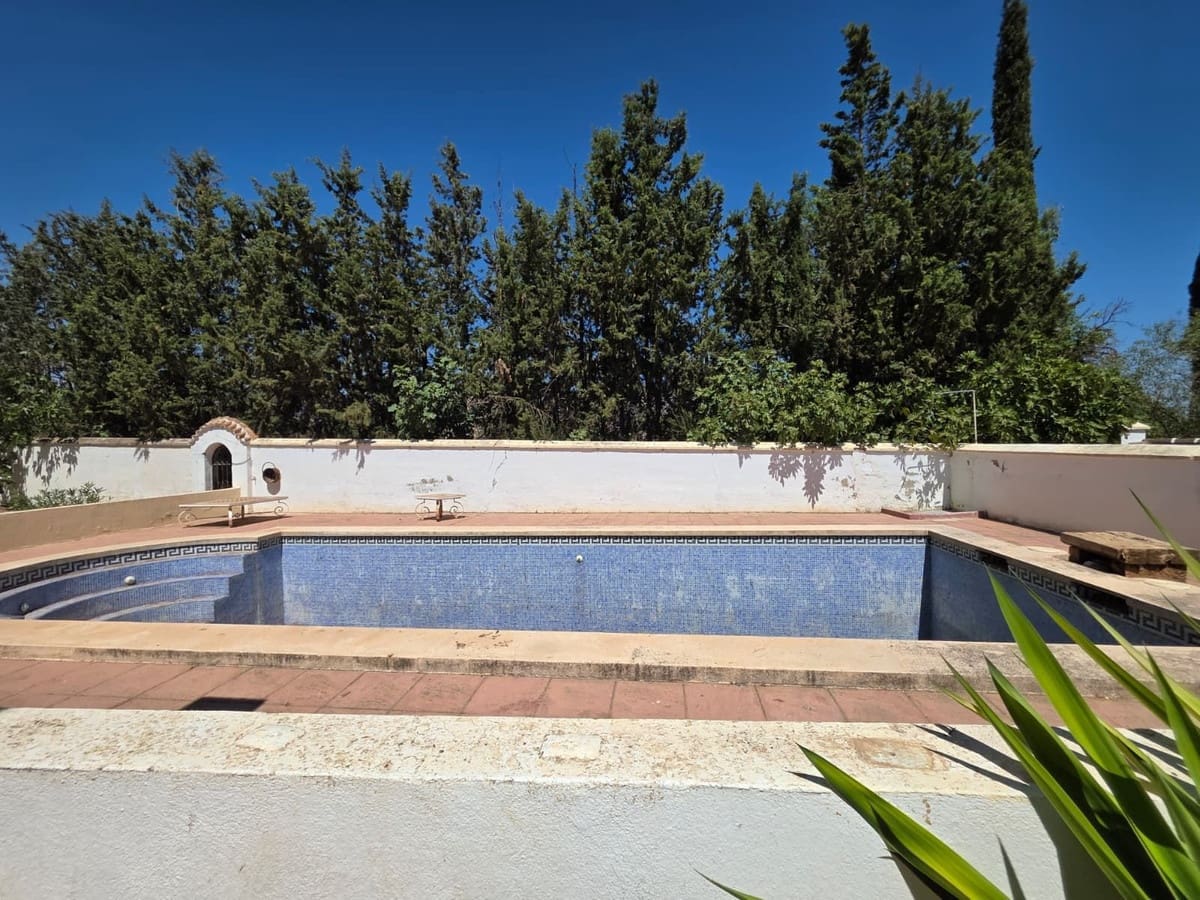 8 quarto Quinta/Casa Rural para venda em Bobadilla com piscina garagem - 795 000 € (Ref: 10045848)