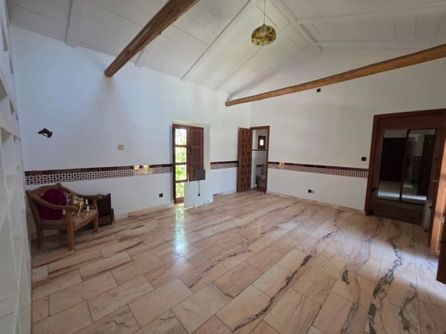 8 quarto Comercial para venda em Antequera com piscina garagem - 795 000 € (Ref: 10045849)