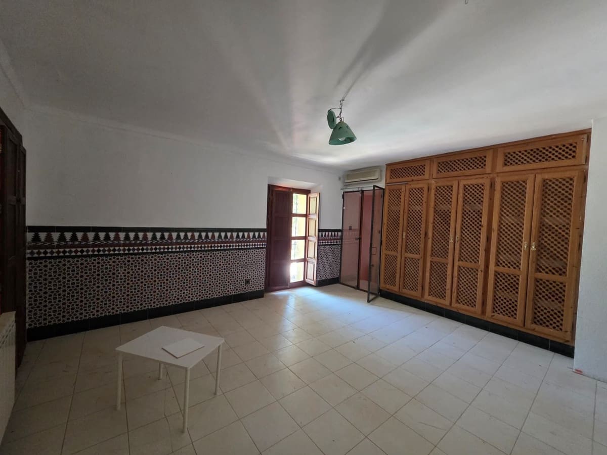 8 quarto Comercial para venda em Antequera com piscina garagem - 795 000 € (Ref: 10045849)