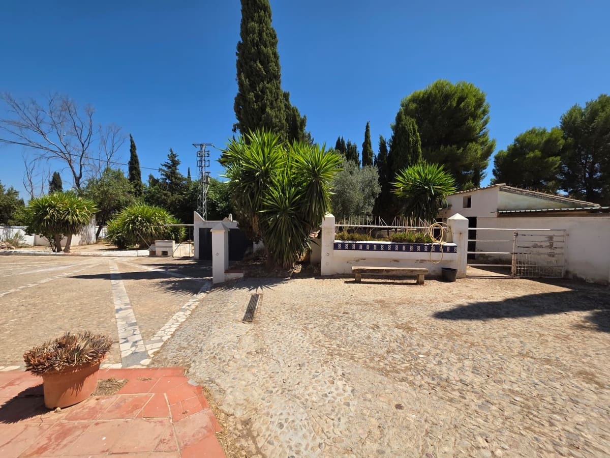 8 quarto Comercial para venda em Antequera com piscina garagem - 795 000 € (Ref: 10045849)