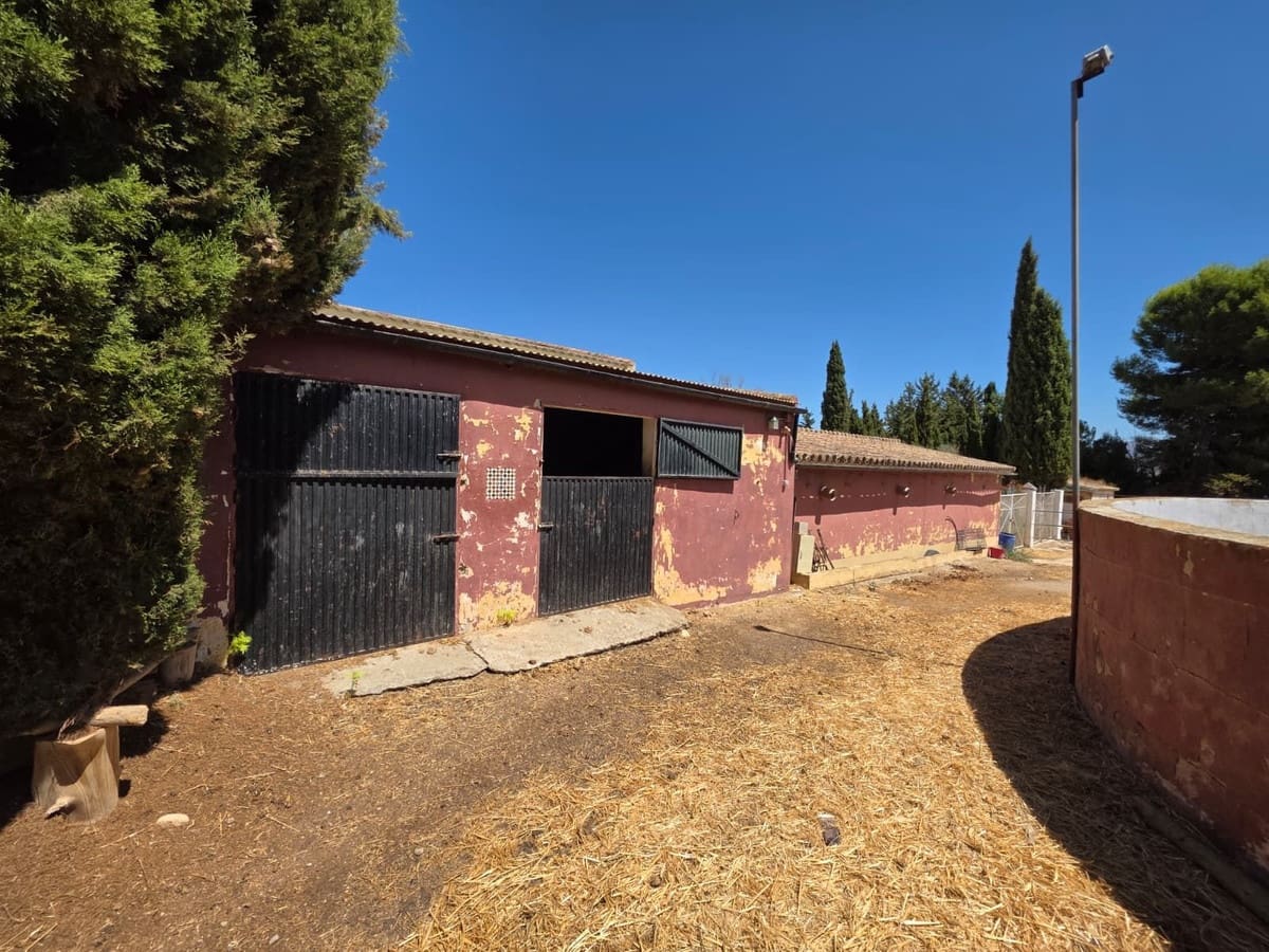 8 quarto Comercial para venda em Antequera com piscina garagem - 795 000 € (Ref: 10045849)
