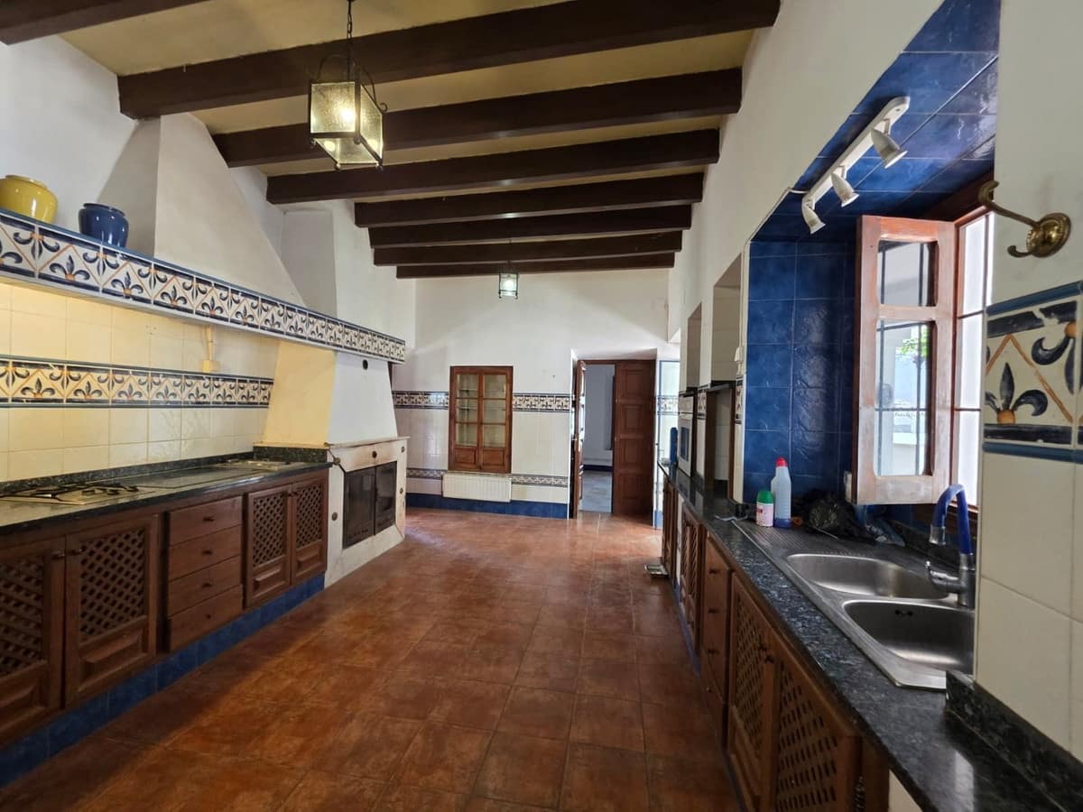 8 quarto Comercial para venda em Antequera com piscina garagem - 795 000 € (Ref: 10045850)