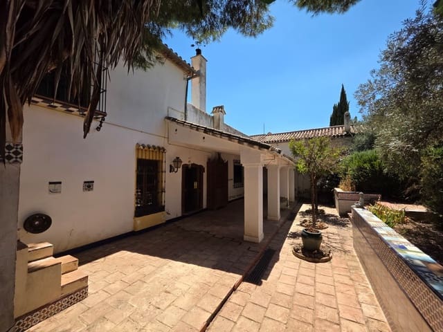 8 chambre Local Commercial à vendre à Antequera avec piscine garage - 795 000 € (Ref: 10045850)