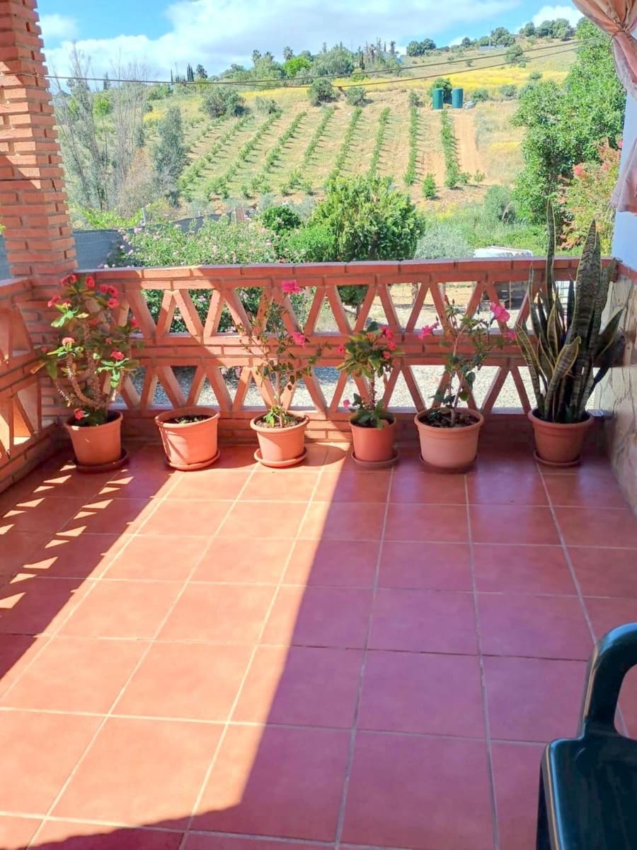 2 soveværelse Finca/Landehus til salg i Pizarra med swimmingpool garage - € 319.000 (Ref: 10047606)