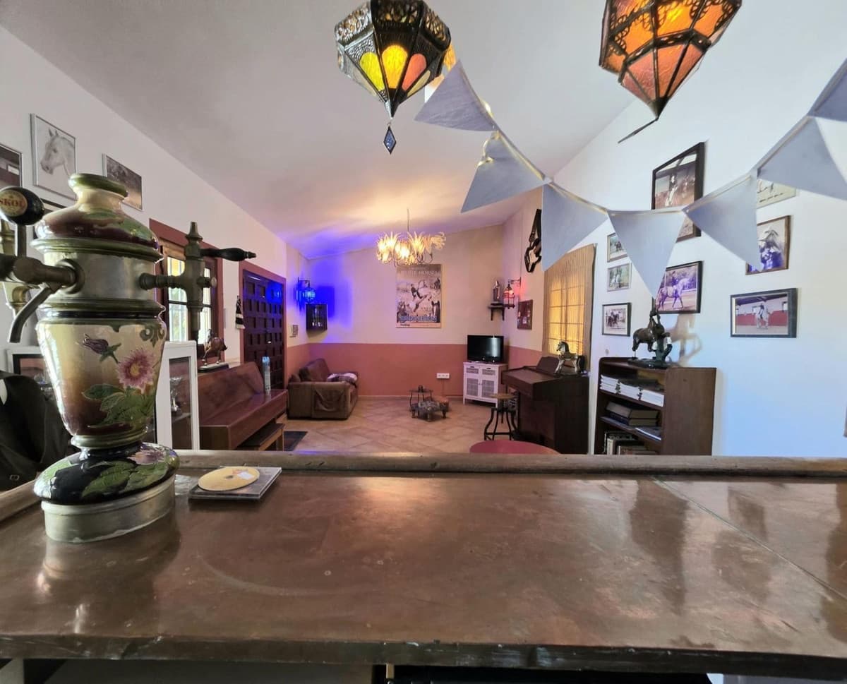 Finca/Casa Rural de 4 habitaciones en Morón de la Frontera en venta con piscina - 699.000 € (Ref: 10048199)