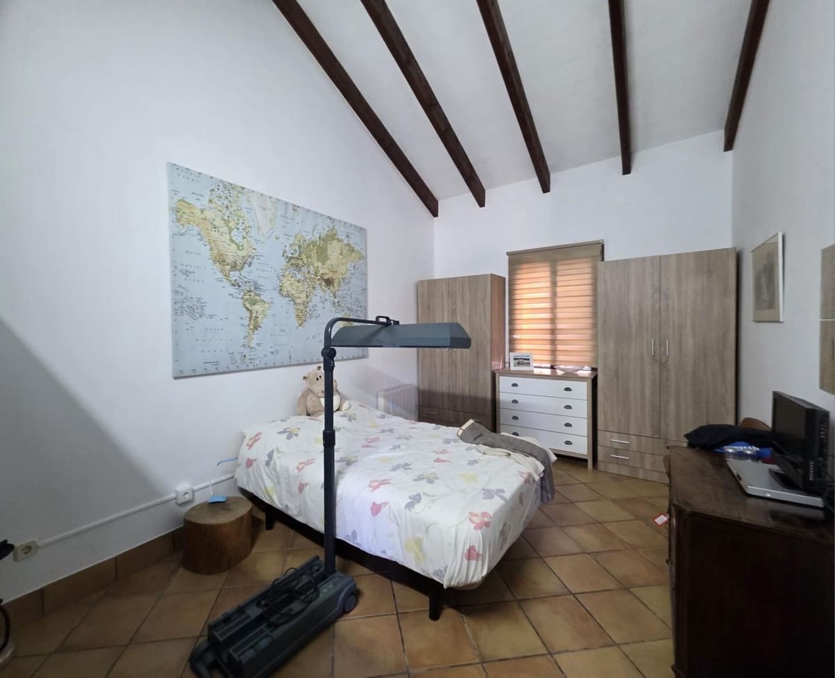 Finca/Casa Rural de 4 habitaciones en Morón de la Frontera en venta con piscina - 699.000 € (Ref: 10048199)