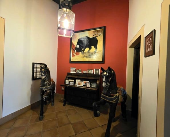 4 sovrum Kommersiell till salu i Morón de la Frontera med pool - 699 000 € (Ref: 10048201)