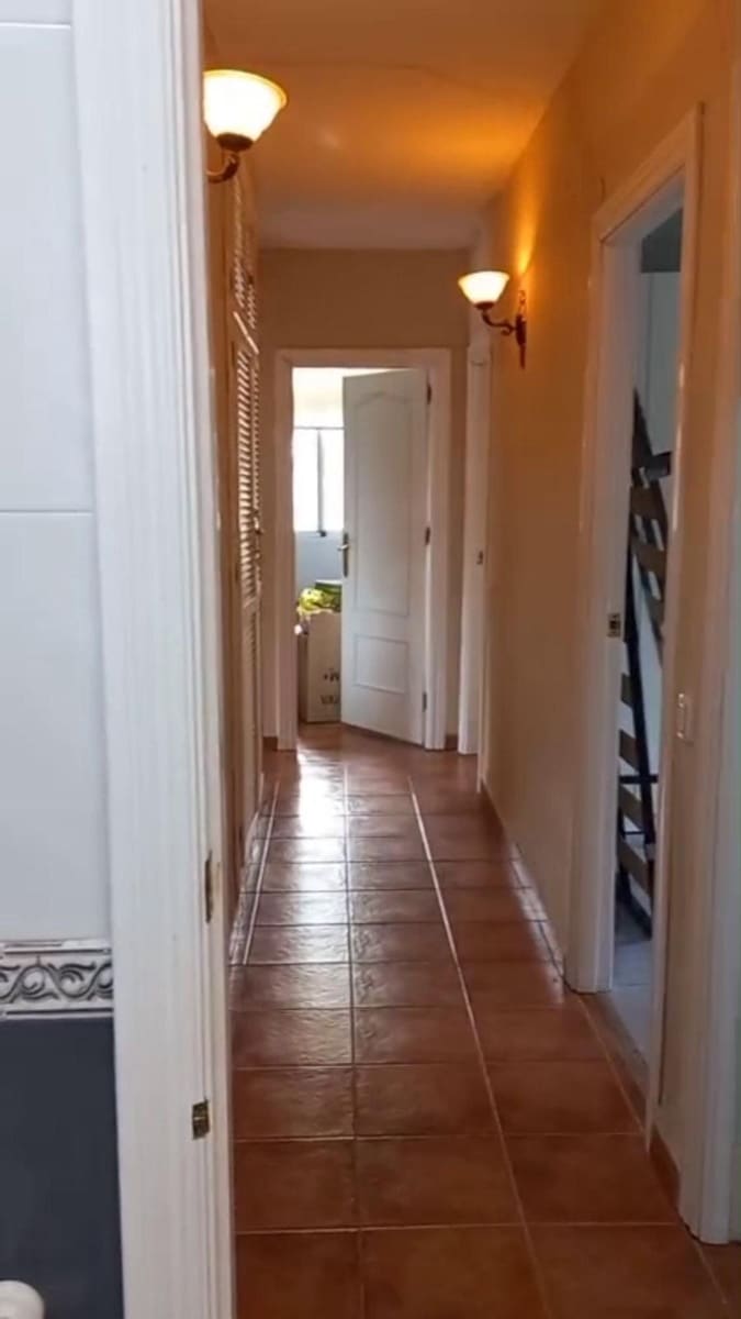 4 chambre Villa/Maison à vendre à Linares avec piscine garage - 135 000 € (Ref: 10136402)