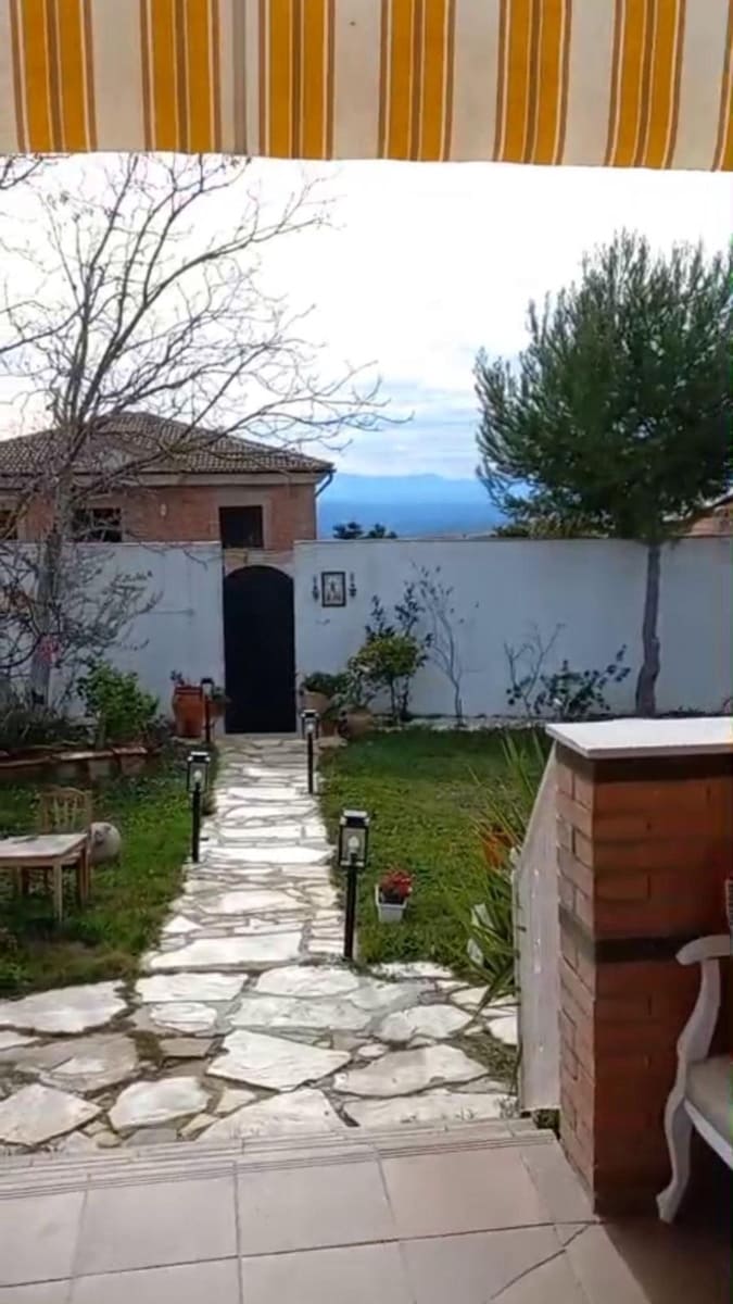4 chambre Villa/Maison à vendre à Linares avec piscine garage - 135 000 € (Ref: 10136402)