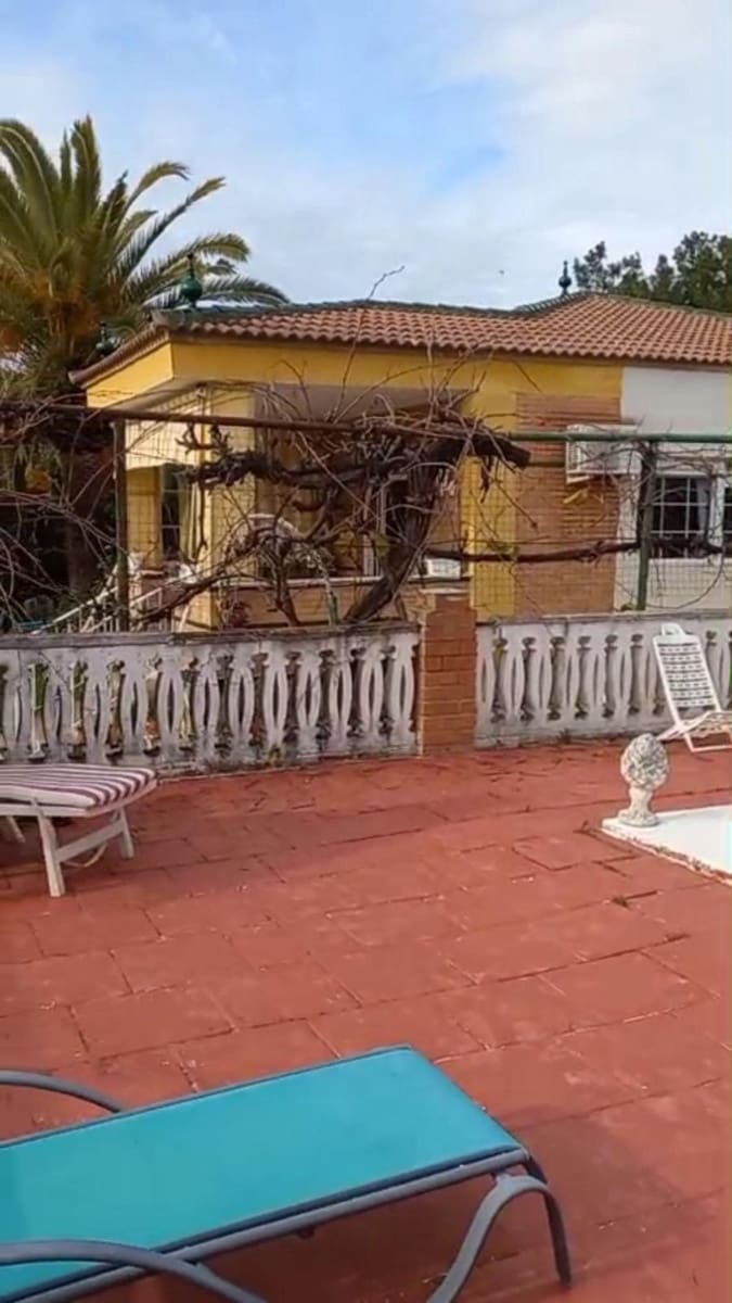 4 chambre Villa/Maison à vendre à Linares avec piscine garage - 135 000 € (Ref: 10136402)