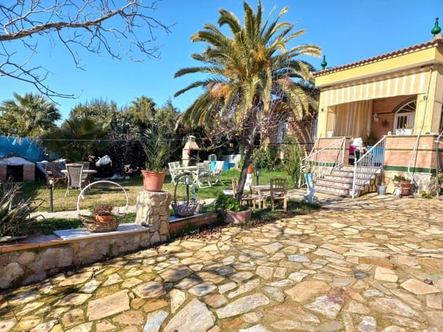 4 chambre Villa/Maison à vendre à Linares avec piscine garage - 135 000 € (Ref: 10136402)