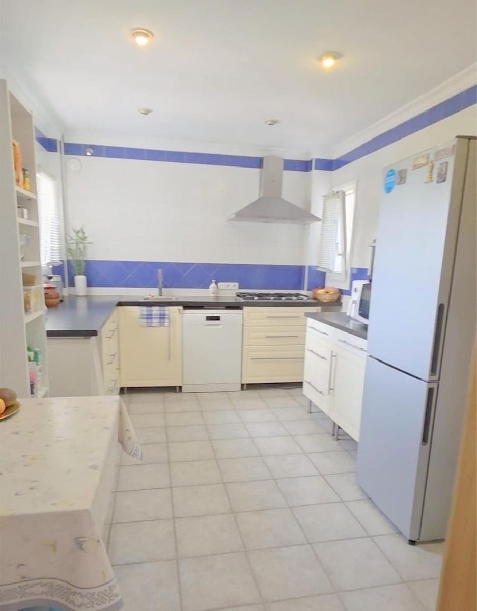 6 soverom Villa til salgs i Alhaurin de la Torre med svømmebasseng garasje - € 850 000 (Ref: 10144893)