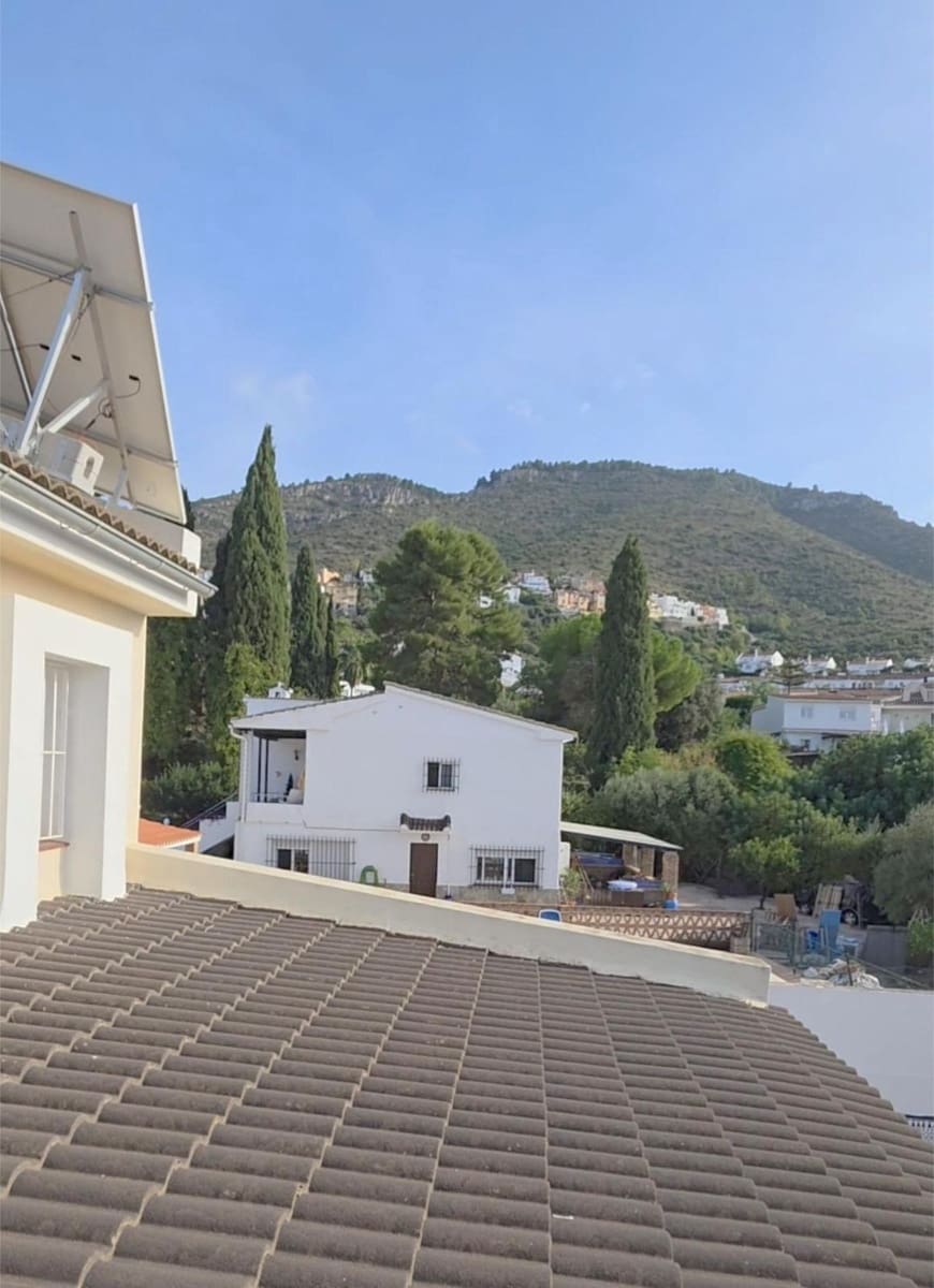 6 soverom Villa til salgs i Alhaurin de la Torre med svømmebasseng garasje - € 850 000 (Ref: 10144893)