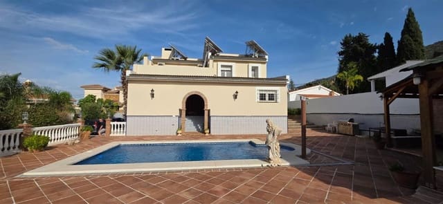 6 soverom Villa til salgs i Alhaurín de la Torre med svømmebasseng garasje - € 850 000 (Ref: 10144893)