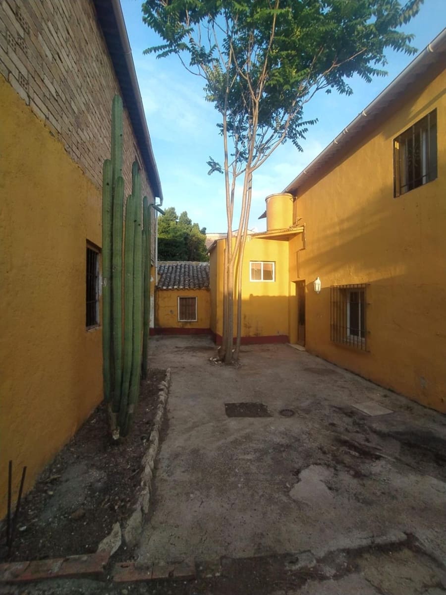 Pareado de 7 habitaciones en Villanueva del Trabuco en venta con garaje - 96.000 € (Ref: 10145023)