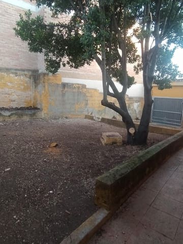 Pareado de 7 habitaciones en Villanueva del Trabuco en venta con garaje - 96.000 € (Ref: 10145023)
