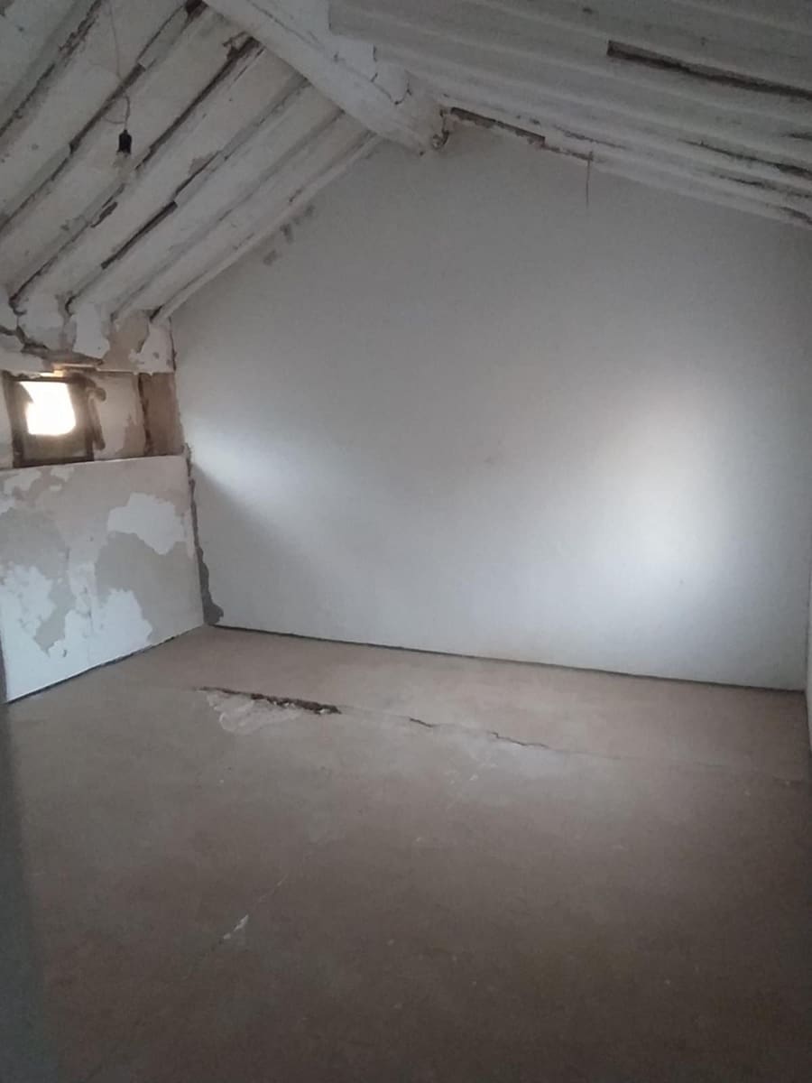 7 bedroom Semi-detached Villa for sale in Villanueva del Trabuco with garage - € 96,000 (Ref: 10145023)