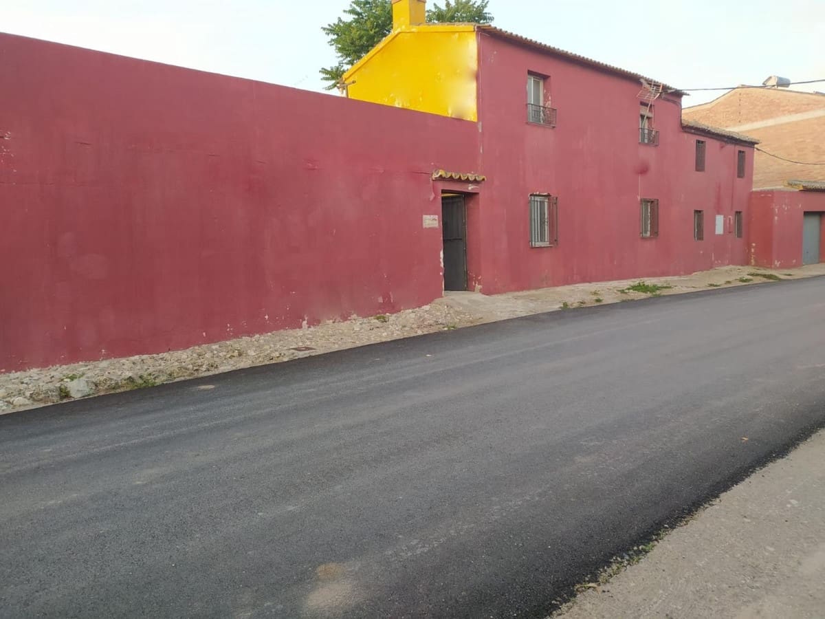 7 bedroom Semi-detached Villa for sale in Villanueva del Trabuco with garage - € 96,000 (Ref: 10145023)