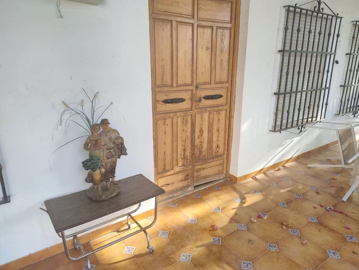 4 bedroom Finca/Country House for sale in Puente Genil with pool garage - € 339,000 (Ref: 10163508)