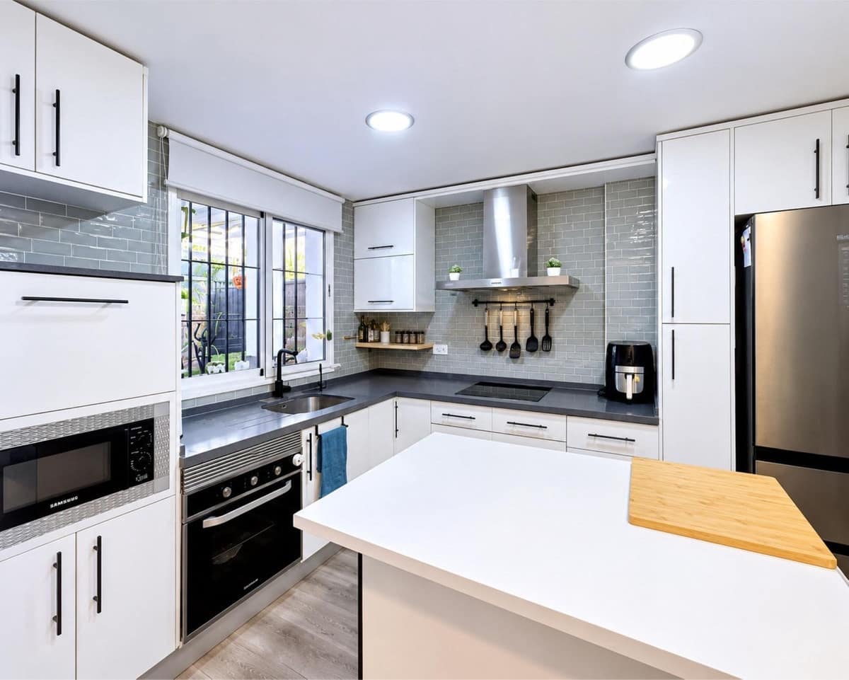 4 quarto Moradia Geminada para venda em Estacion de Cartama com piscina - 380 000 € (Ref: 10163610)
