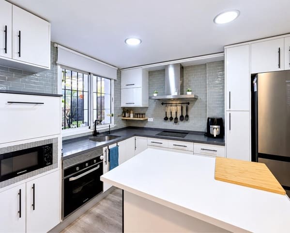 4 quarto Moradia Geminada para venda em Estación de Cártama, Cártama - 380 000 € (Ref: 10163610)