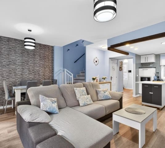 4 quarto Moradia Geminada para venda em Estación de Cártama, Cártama - 380 000 € (Ref: 10163610)